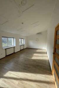 Аренда офисного помещения в Львове, Антоновича Владимира улица 74, помещений - 1, этаж - 3 фото 2 Аренда офисного помещения в Львове, Антоновича Владимира улица 74, помещений - 1, этаж - 3 фото 2