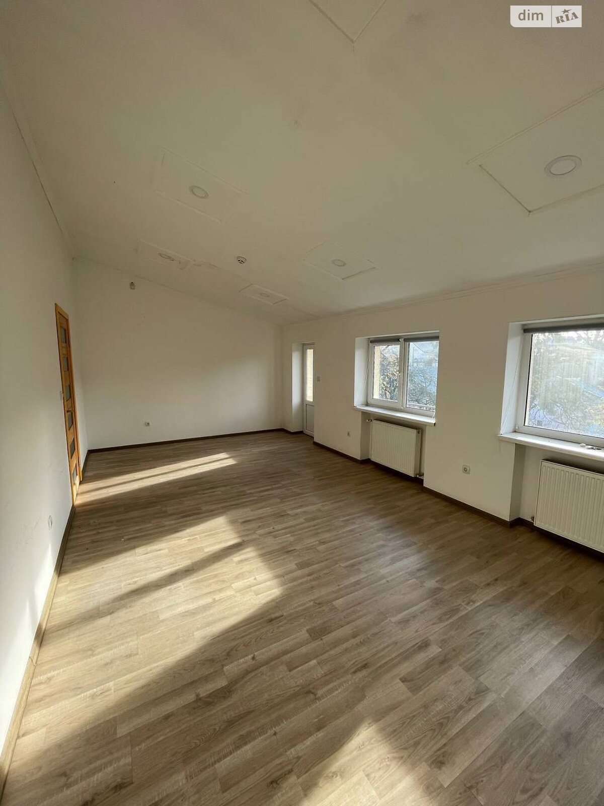 Аренда офисного помещения в Львове, Антоновича Владимира улица 74, помещений - 1, этаж - 3 фото 1 Аренда офисного помещения в Львове, Антоновича Владимира улица 74, помещений - 1, этаж - 3 фото 1