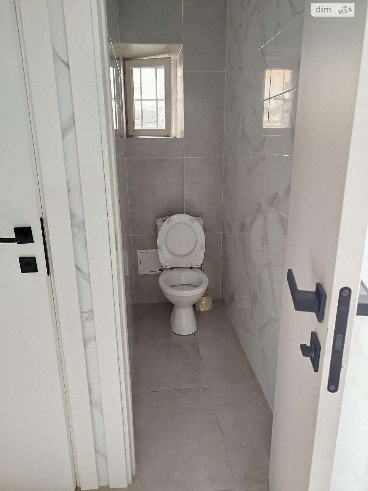 Аренда офисного помещения в Львове, Рынок площадь 18, помещений - 1, этаж - 2 фото 1 Аренда офисного помещения в Львове, Рынок площадь 18, помещений - 1, этаж - 2 фото 1