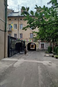 Аренда офисного помещения в Львове, Рынок площадь 18, помещений - 1, этаж - 2 фото 2 Аренда офисного помещения в Львове, Рынок площадь 18, помещений - 1, этаж - 2 фото 2