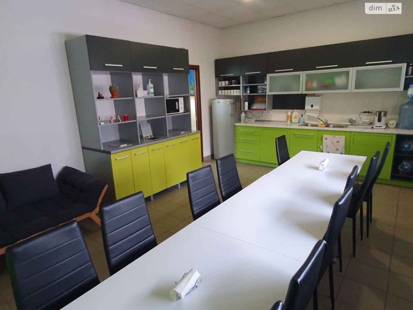 Аренда офисного помещения в Львове, Железнодорожная улица 7, помещений -, этаж - 4 фото 1 Аренда офисного помещения в Львове, Железнодорожная улица 7, помещений -, этаж - 4 фото 1