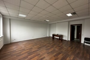 Аренда офисного помещения в Львове, Хмельницкого Богдана улица 200, помещений - 1, этаж - 3 фото 2 Аренда офисного помещения в Львове, Хмельницкого Богдана улица 200, помещений - 1, этаж - 3 фото 2