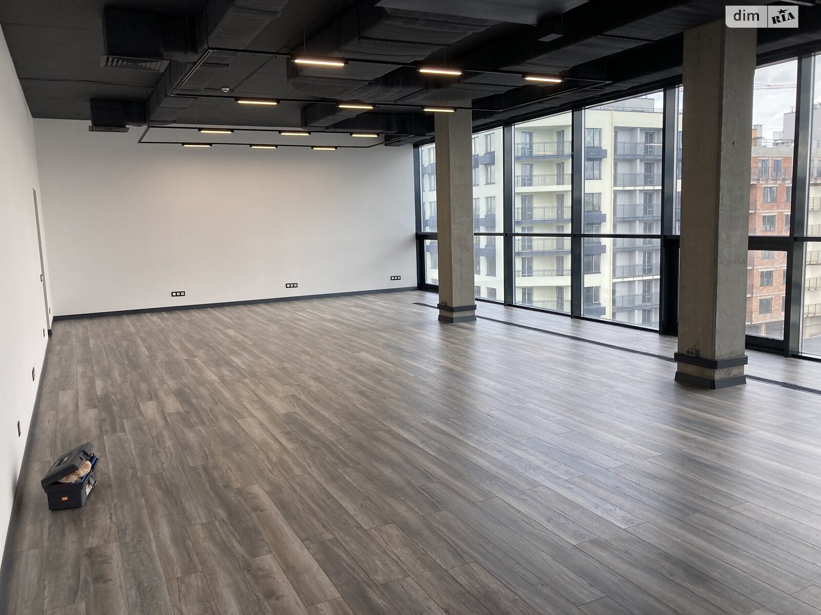 Оренда офісного приміщення в Львові, Щирецька вулиця, приміщень - 1, поверх - 5 фото 1 Оренда офісного приміщення в Львові, Щирецька вулиця, приміщень - 1, поверх - 5 фото 1