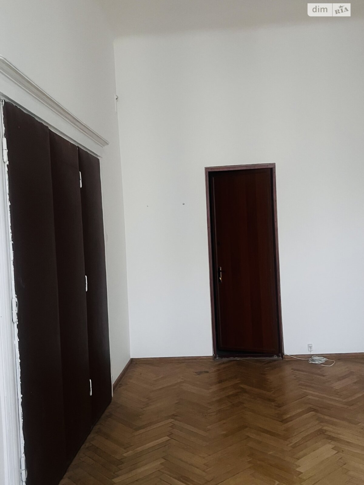 Аренда офисного помещения в Львове, Мицкевича площадь, помещений - 1, этаж - 4 фото 1 Аренда офисного помещения в Львове, Мицкевича площадь, помещений - 1, этаж - 4 фото 1