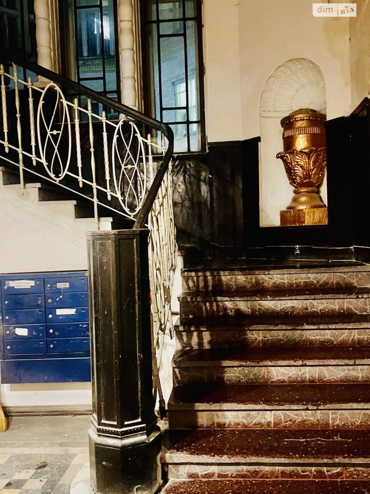 Аренда офисного помещения в Львове, Мицкевича площадь, помещений - 1, этаж - 4 фото 1 Аренда офисного помещения в Львове, Мицкевича площадь, помещений - 1, этаж - 4 фото 1