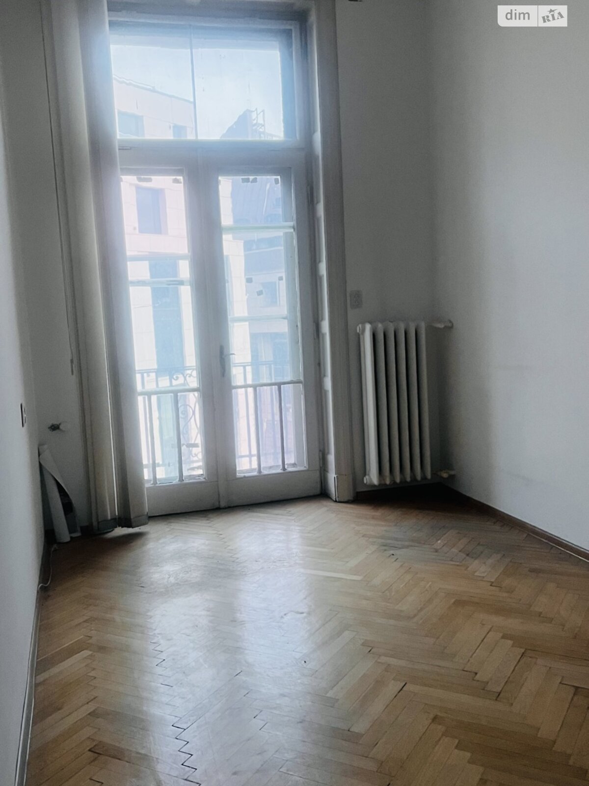 Аренда офисного помещения в Львове, Мицкевича площадь, помещений - 1, этаж - 4 фото 1 Аренда офисного помещения в Львове, Мицкевича площадь, помещений - 1, этаж - 4 фото 1