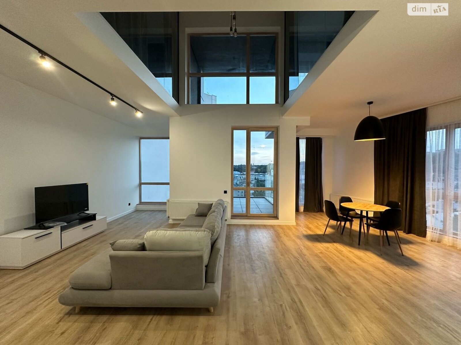 Аренда офисного помещения в Львове, Под Дубом улица 26А, помещений - 5, этаж - 10 фото 1