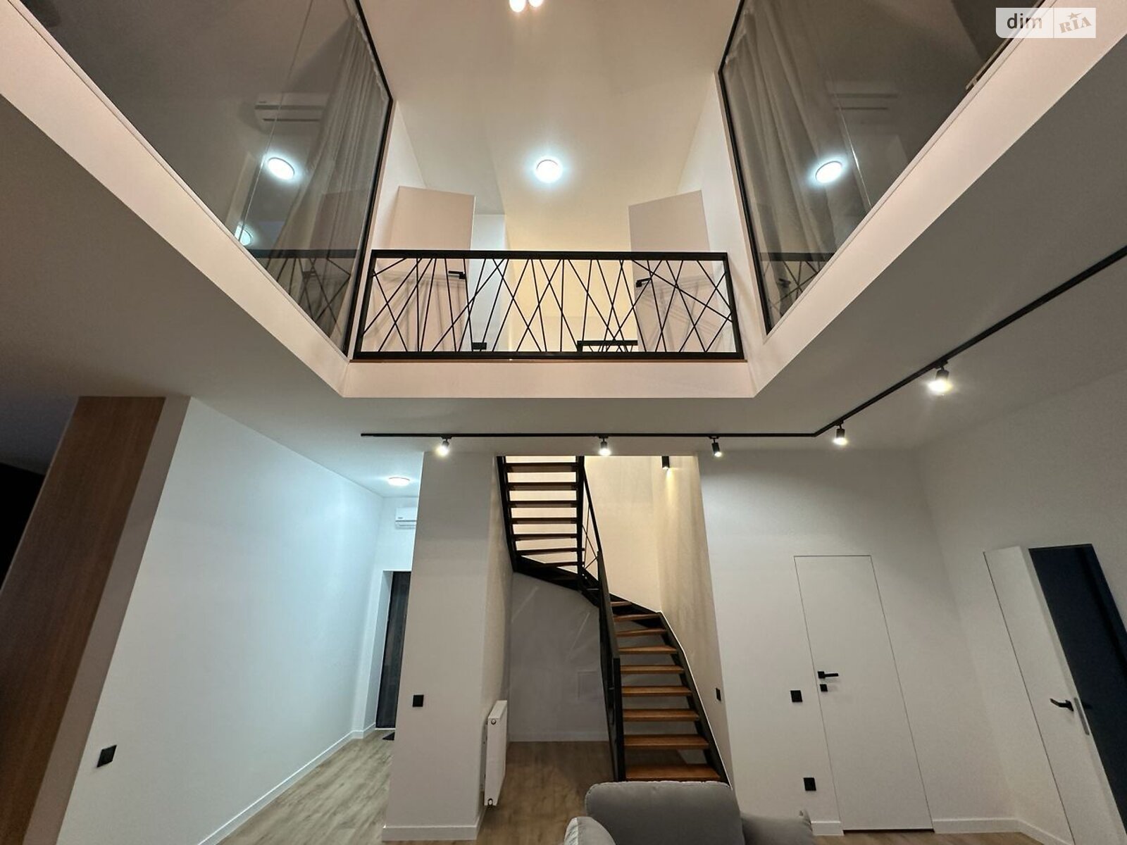 Аренда офисного помещения в Львове, Под Дубом улица 26А, помещений - 5, этаж - 10 фото 1