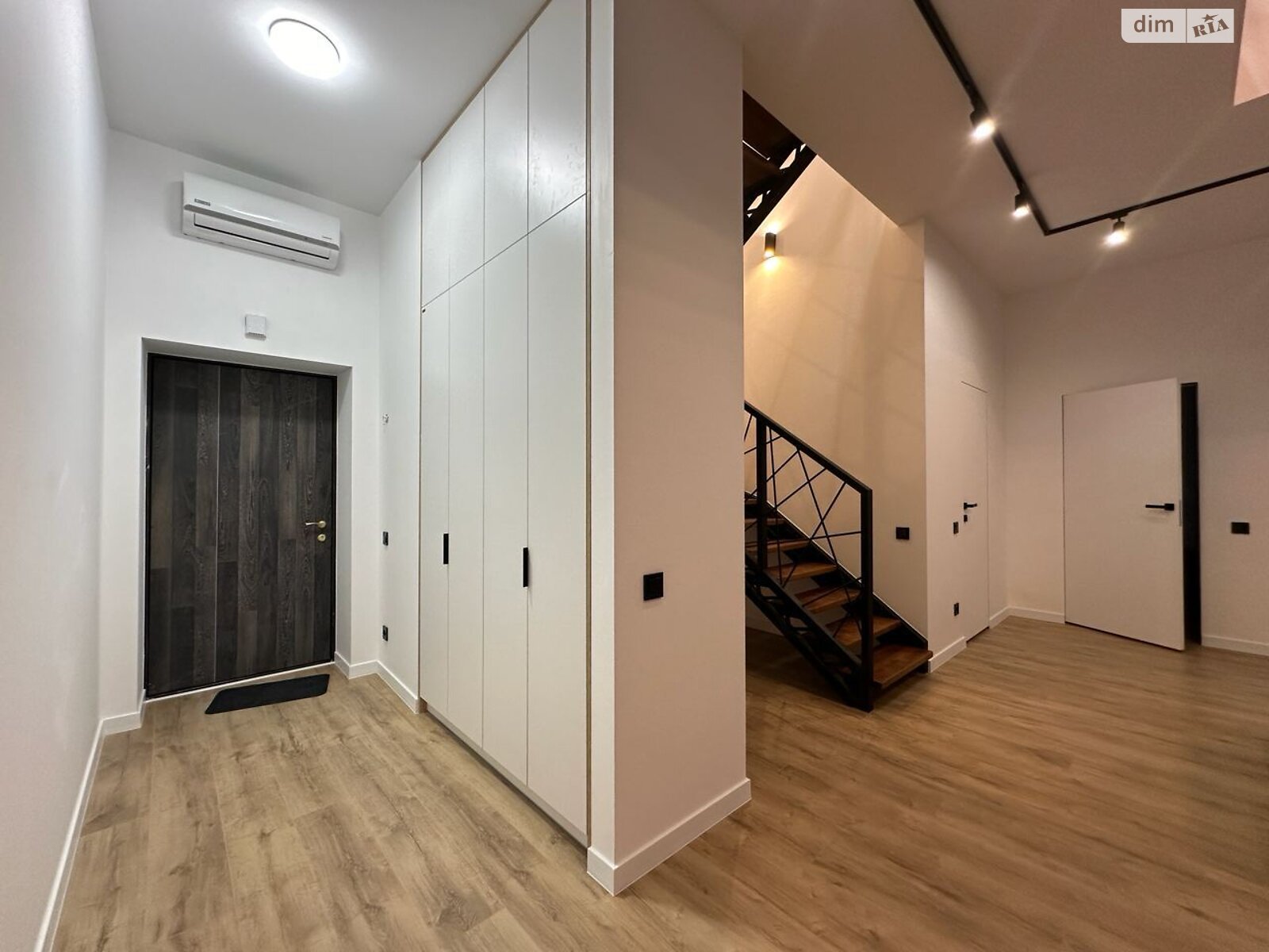 Аренда офисного помещения в Львове, Под Дубом улица 26А, помещений - 5, этаж - 10 фото 1