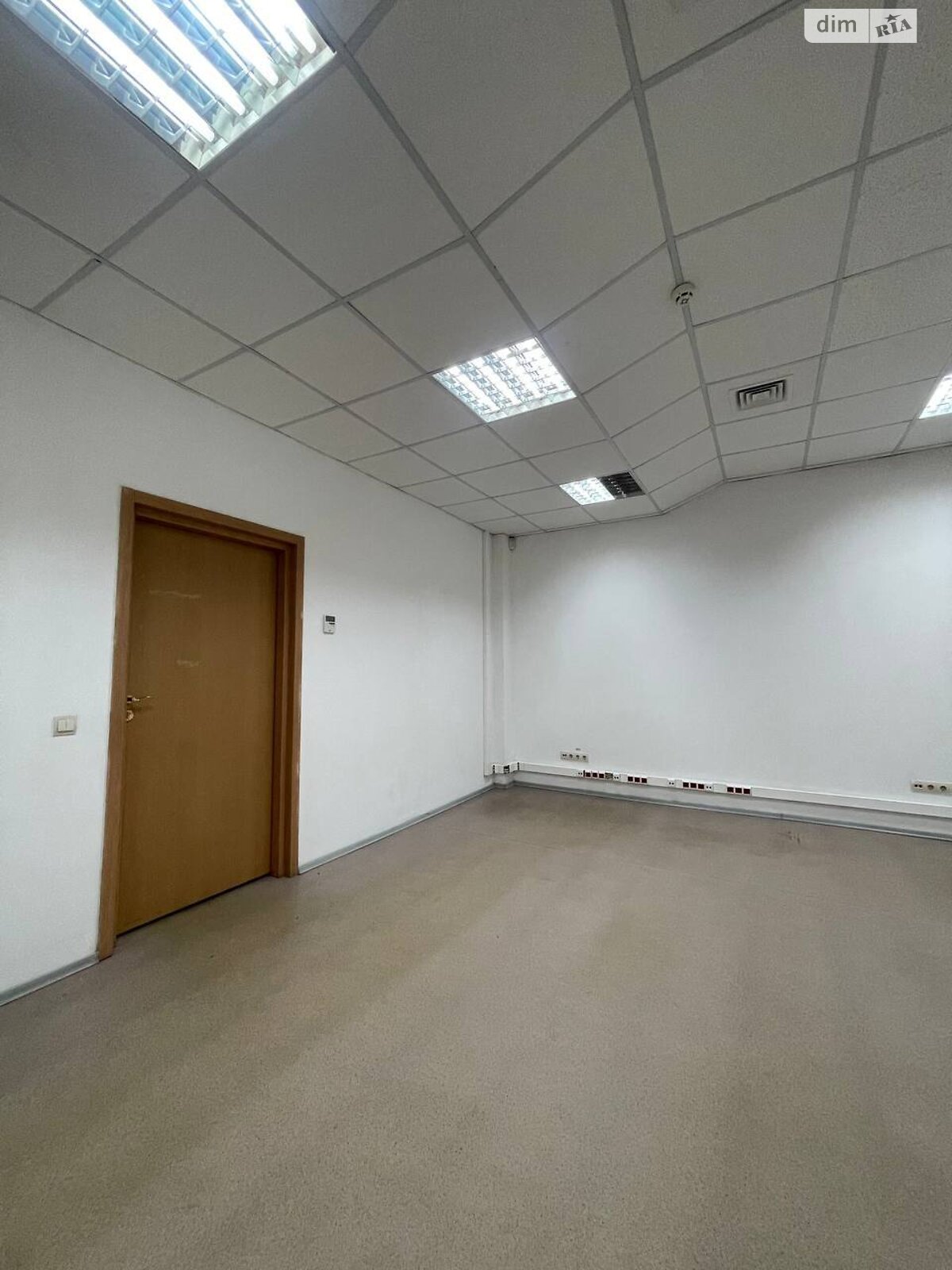 Оренда офісного приміщення в Львові, Джерельна вулиця, приміщень -, поверх - 2 фото 1 Оренда офісного приміщення в Львові, Джерельна вулиця, приміщень -, поверх - 2 фото 1