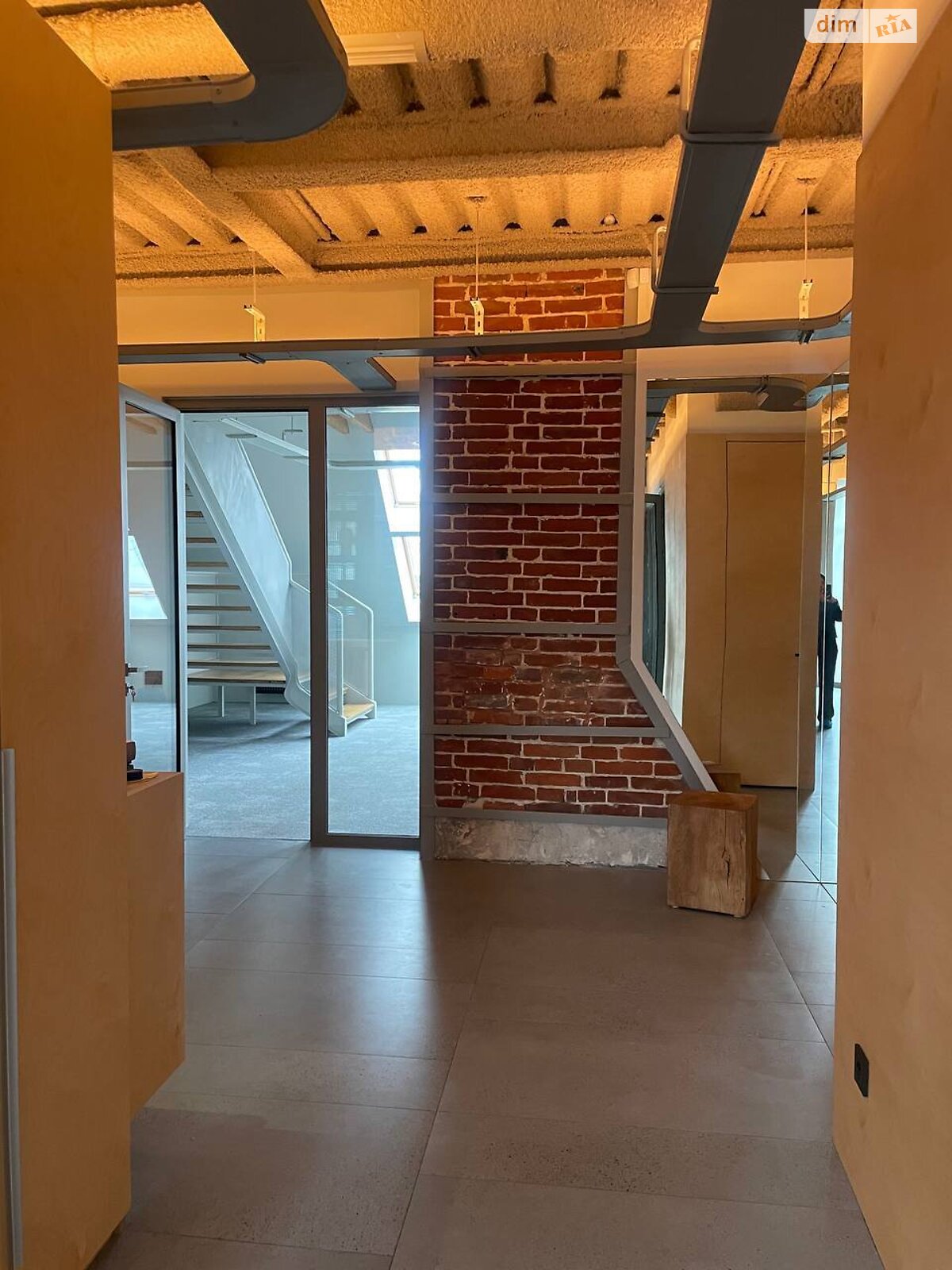 Аренда офисного помещения в Львове, Руданского улица 1, помещений -, этаж - 5 фото 1 Аренда офисного помещения в Львове, Руданского улица 1, помещений -, этаж - 5 фото 1