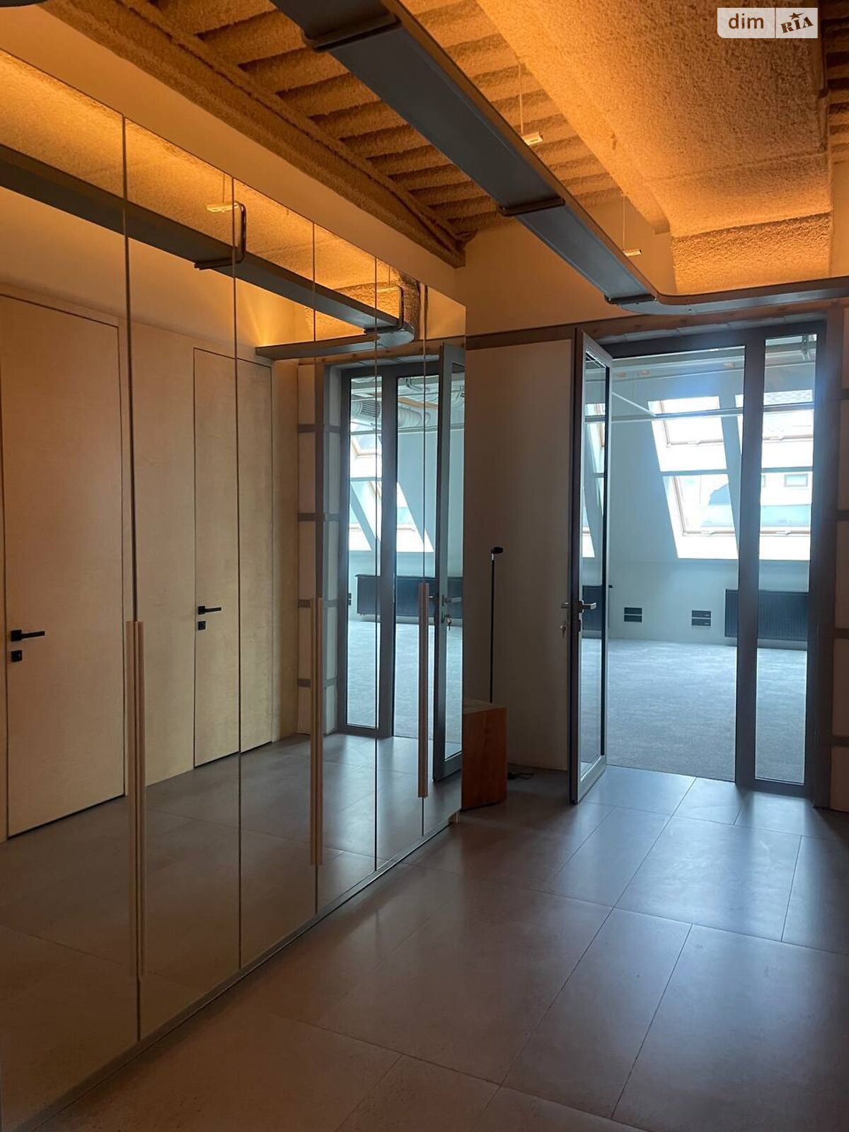 Аренда офисного помещения в Львове, Руданского улица 1, помещений -, этаж - 5 фото 1 Аренда офисного помещения в Львове, Руданского улица 1, помещений -, этаж - 5 фото 1