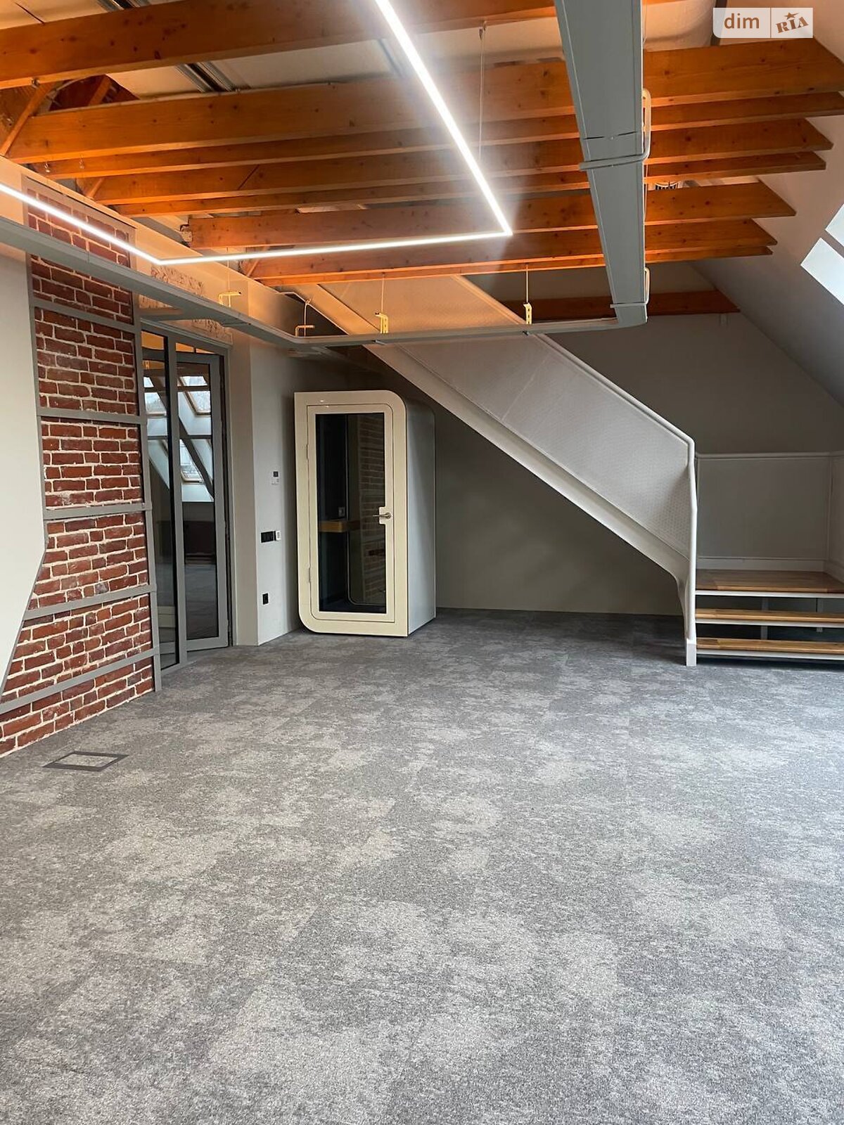 Аренда офисного помещения в Львове, Руданского улица 1, помещений -, этаж - 5 фото 1 Аренда офисного помещения в Львове, Руданского улица 1, помещений -, этаж - 5 фото 1