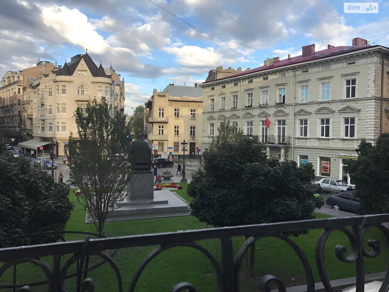 Аренда офисного помещения в Львове, Шевченко проспект 36, помещений - 9, этаж - 3 фото 1 Аренда офисного помещения в Львове, Шевченко проспект 36, помещений - 9, этаж - 3 фото 1