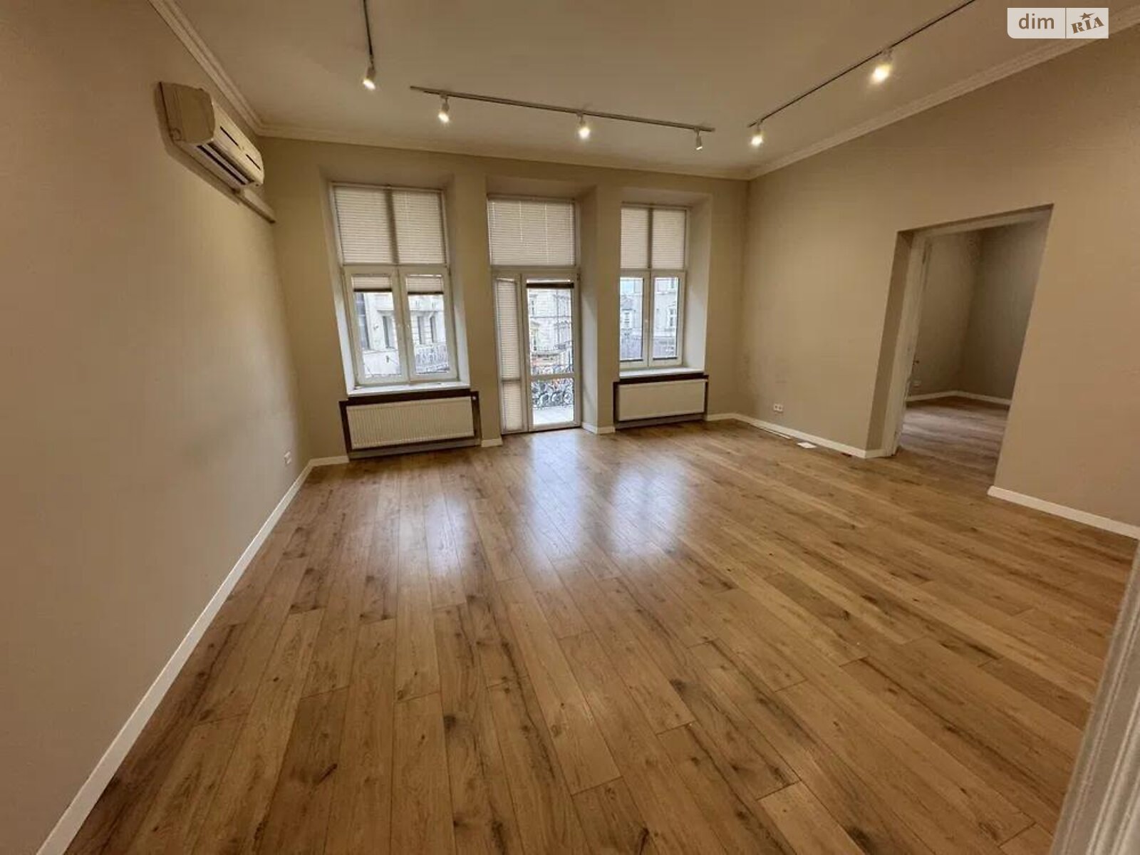 Аренда офисного помещения в Львове, Шевченко проспект, помещений - 3, этаж - 2 фото 1 Аренда офисного помещения в Львове, Шевченко проспект, помещений - 3, этаж - 2 фото 1