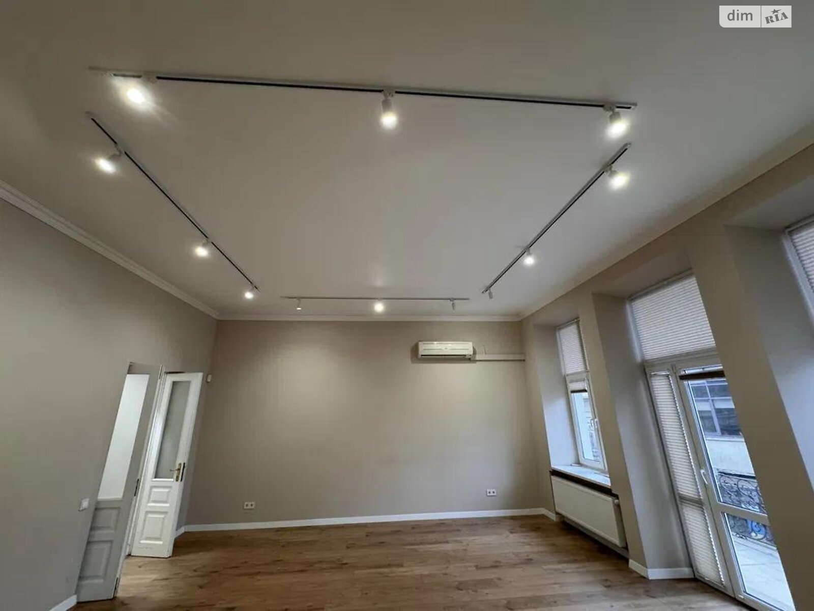 Аренда офисного помещения в Львове, Шевченко проспект, помещений - 3, этаж - 2 фото 1 Аренда офисного помещения в Львове, Шевченко проспект, помещений - 3, этаж - 2 фото 1