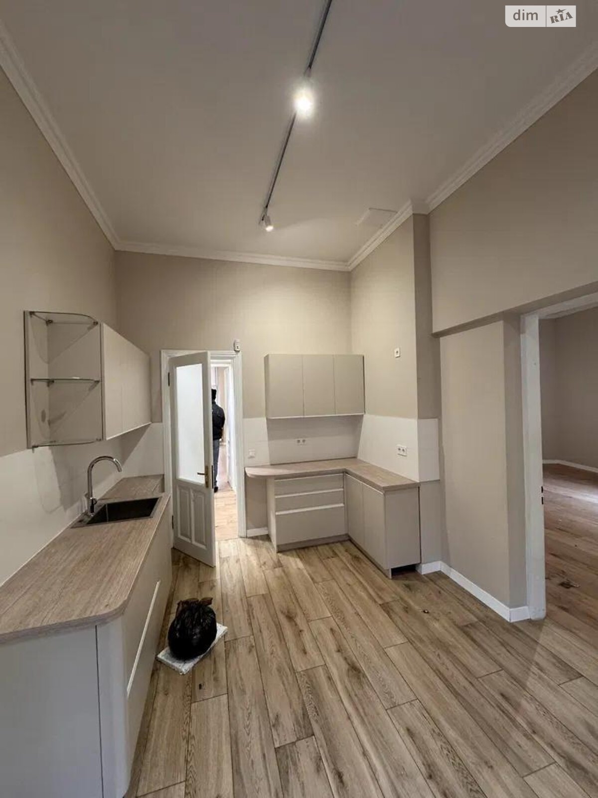 Аренда офисного помещения в Львове, Шевченко проспект, помещений - 3, этаж - 2 фото 1 Аренда офисного помещения в Львове, Шевченко проспект, помещений - 3, этаж - 2 фото 1