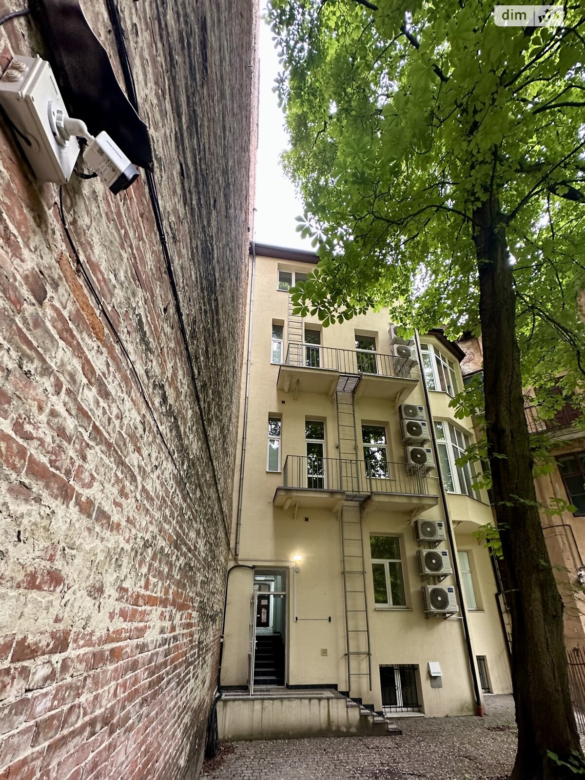 Аренда офисного помещения в Львове, Устияновича улица 14, помещений - 11, этаж - 1 фото 1 Аренда офисного помещения в Львове, Устияновича улица 14, помещений - 11, этаж - 1 фото 1