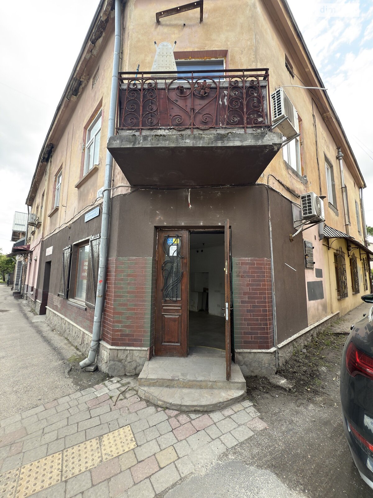 Аренда офисного помещения в Львове, Кульпарковская улица 124, помещений - 1, этаж - 1 фото 1 Аренда офисного помещения в Львове, Кульпарковская улица 124, помещений - 1, этаж - 1 фото 1