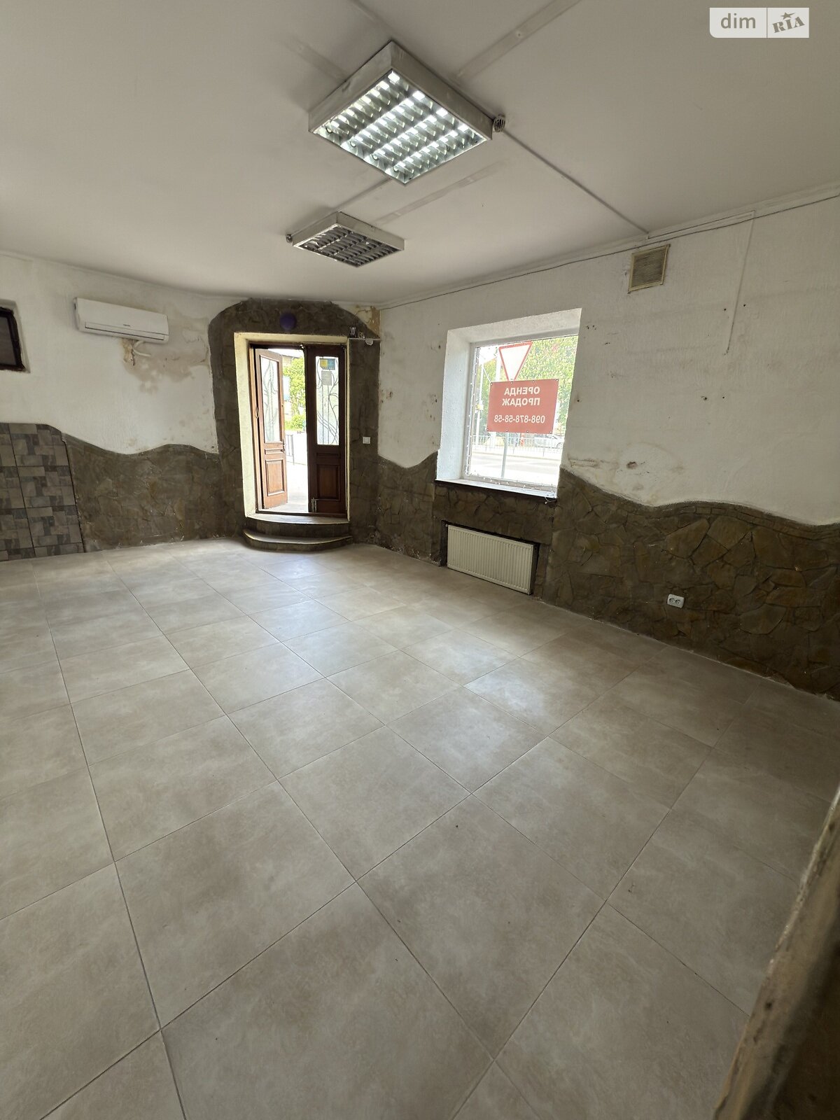 Аренда офисного помещения в Львове, Кульпарковская улица 124, помещений - 1, этаж - 1 фото 1 Аренда офисного помещения в Львове, Кульпарковская улица 124, помещений - 1, этаж - 1 фото 1