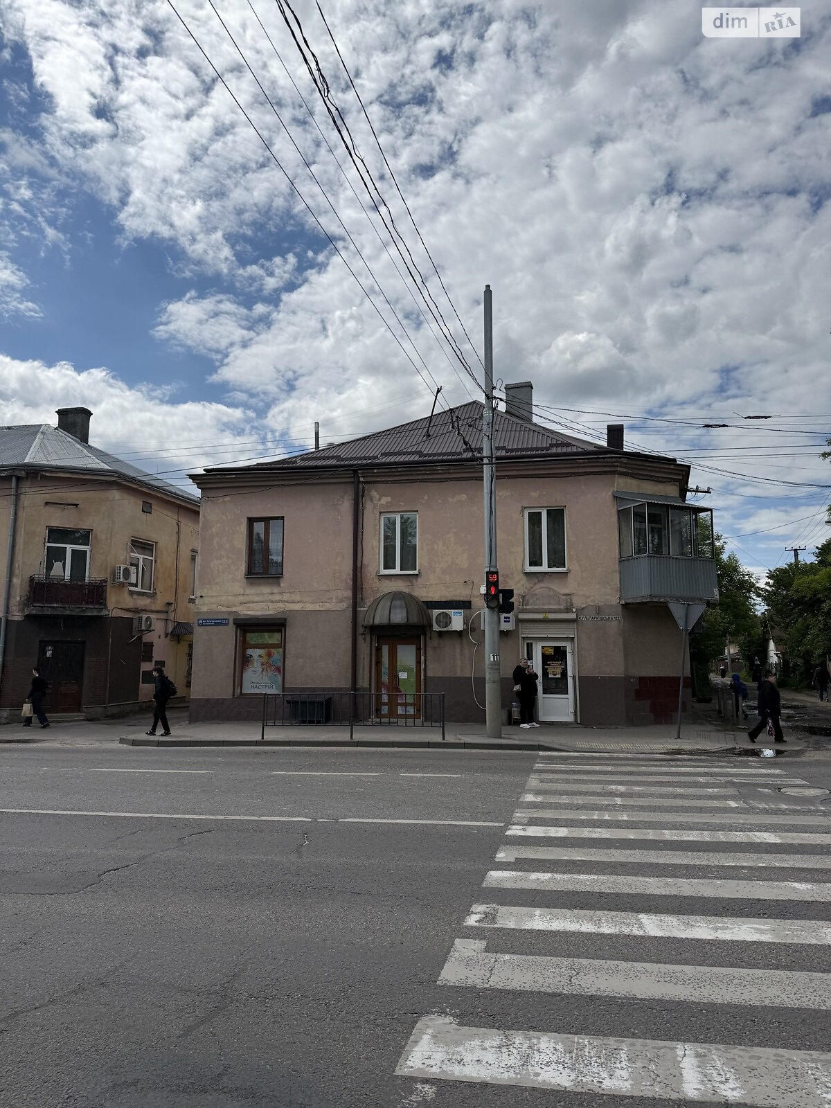 Аренда офисного помещения в Львове, Кульпарковская улица 124, помещений - 1, этаж - 1 фото 1 Аренда офисного помещения в Львове, Кульпарковская улица 124, помещений - 1, этаж - 1 фото 1