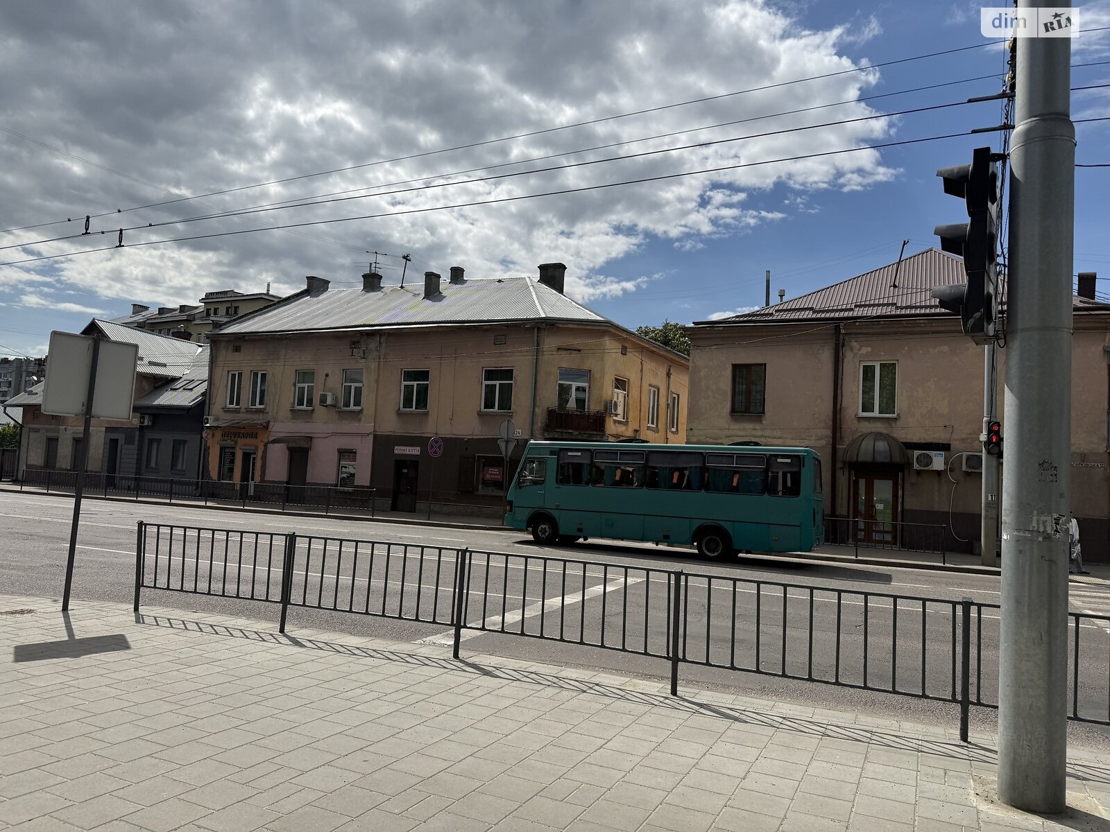 Аренда офисного помещения в Львове, Кульпарковская улица 124, помещений - 1, этаж - 1 фото 1 Аренда офисного помещения в Львове, Кульпарковская улица 124, помещений - 1, этаж - 1 фото 1