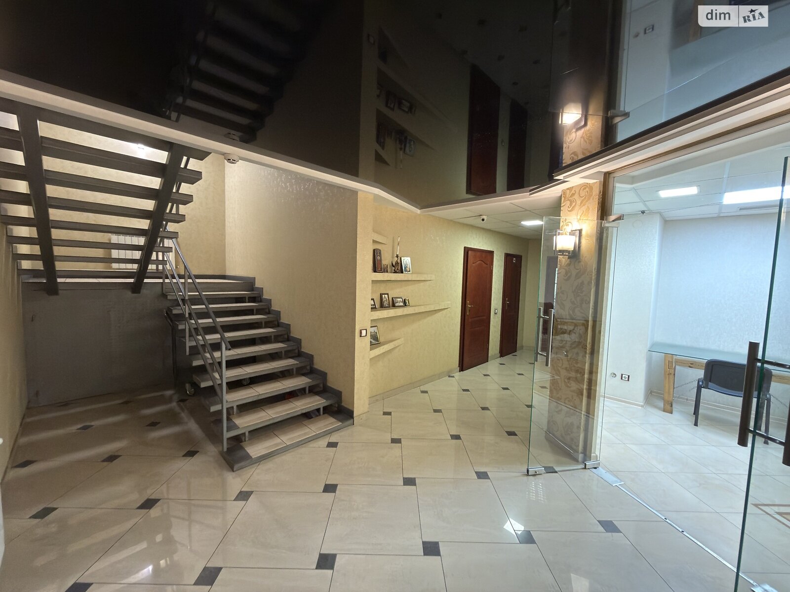 Аренда офисного помещения в Львове, Садовая улица 2А, помещений - 1, этаж - 2 фото 1 Аренда офисного помещения в Львове, Садовая улица 2А, помещений - 1, этаж - 2 фото 1