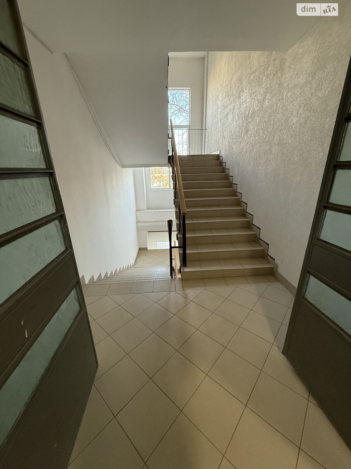 Аренда офисного помещения в Львове, Садовая улица 2А, помещений - 1, этаж - 2 фото 1 Аренда офисного помещения в Львове, Садовая улица 2А, помещений - 1, этаж - 2 фото 1