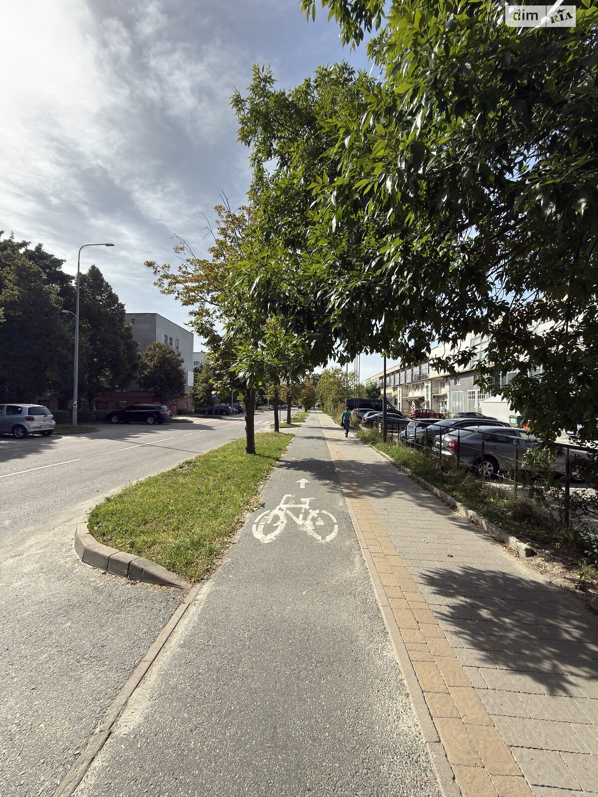 Аренда офисного помещения в Львове, Садовая улица 2А, помещений - 1, этаж - 2 фото 1 Аренда офисного помещения в Львове, Садовая улица 2А, помещений - 1, этаж - 2 фото 1