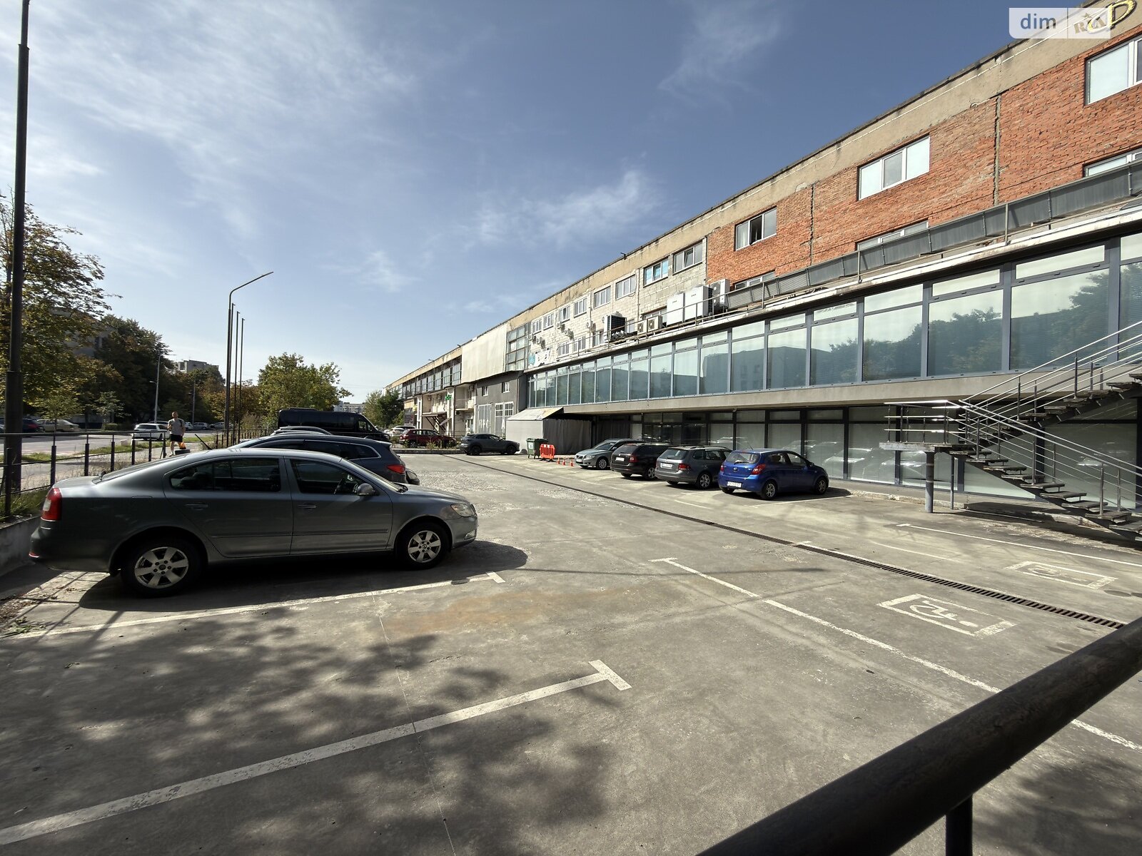 Аренда офисного помещения в Львове, Садовая улица 2А, помещений - 1, этаж - 2 фото 1 Аренда офисного помещения в Львове, Садовая улица 2А, помещений - 1, этаж - 2 фото 1