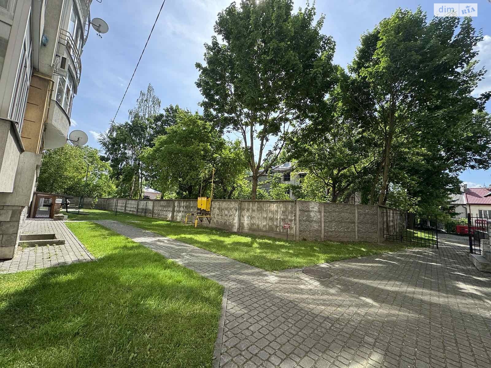 Оренда офісного приміщення в Львові, Юнаківа Генерала вулиця 9, приміщень - 4, поверх - 1 фото 1 Оренда офісного приміщення в Львові, Юнаківа Генерала вулиця 9, приміщень - 4, поверх - 1 фото 1