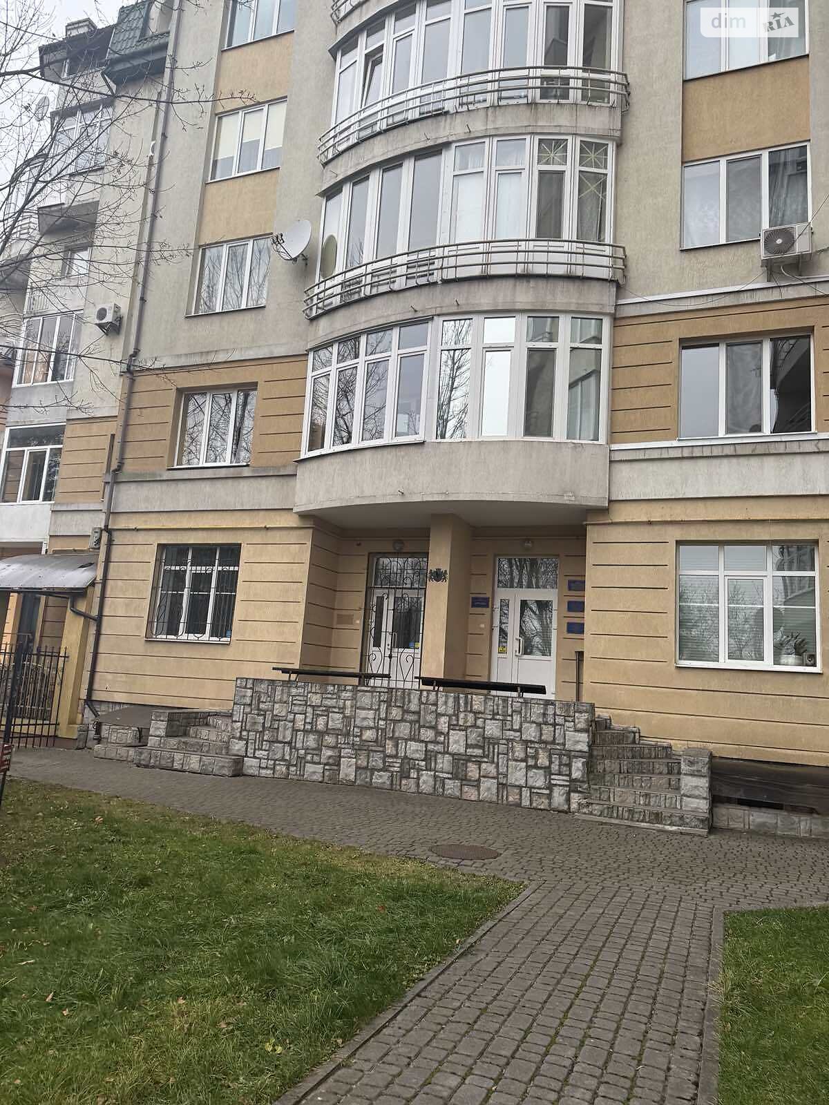 Оренда офісного приміщення в Львові, Юнаківа Генерала вулиця 9, приміщень - 4, поверх - 1 фото 1 Оренда офісного приміщення в Львові, Юнаківа Генерала вулиця 9, приміщень - 4, поверх - 1 фото 1