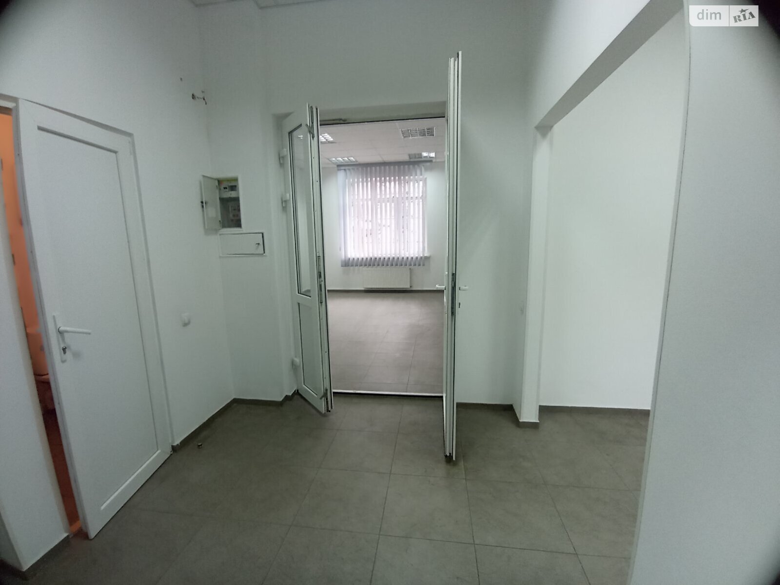 Оренда офісного приміщення в Львові, Юнаківа Генерала вулиця 9, приміщень - 4, поверх - 1 фото 1 Оренда офісного приміщення в Львові, Юнаківа Генерала вулиця 9, приміщень - 4, поверх - 1 фото 1