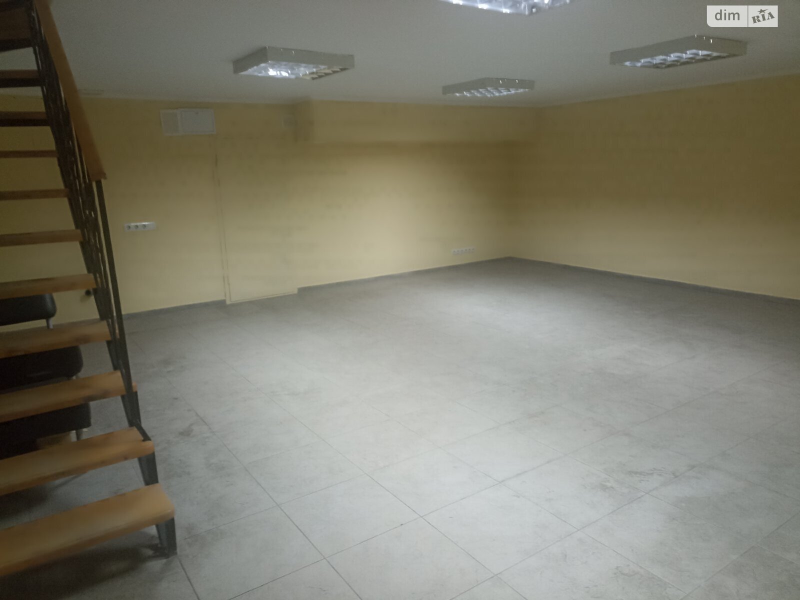 Оренда офісного приміщення в Львові, Юнаківа Генерала вулиця 9, приміщень - 4, поверх - 1 фото 1 Оренда офісного приміщення в Львові, Юнаківа Генерала вулиця 9, приміщень - 4, поверх - 1 фото 1