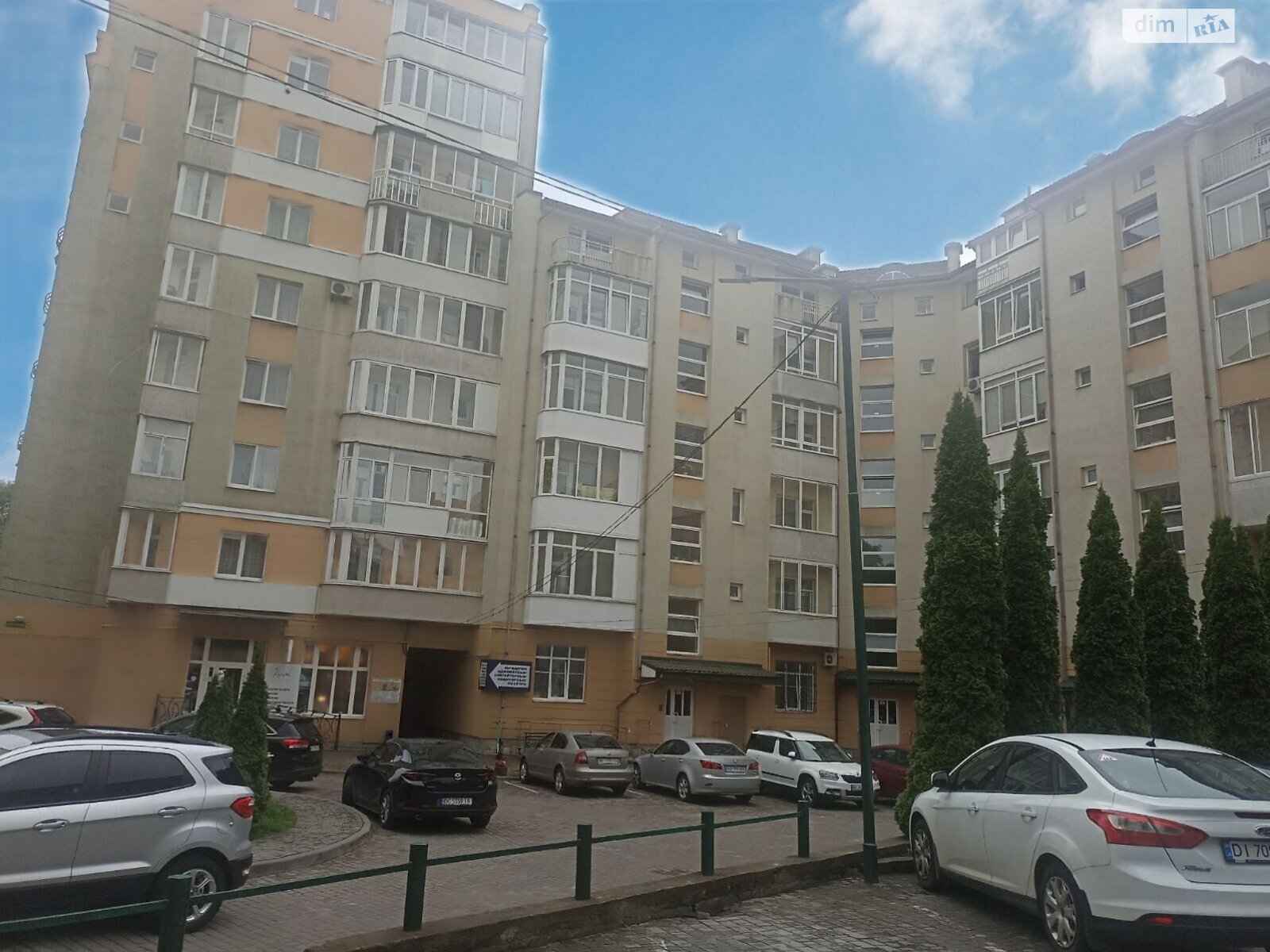 Оренда офісного приміщення в Львові, Юнаківа Генерала вулиця 9, приміщень - 4, поверх - 1 фото 1 Оренда офісного приміщення в Львові, Юнаківа Генерала вулиця 9, приміщень - 4, поверх - 1 фото 1