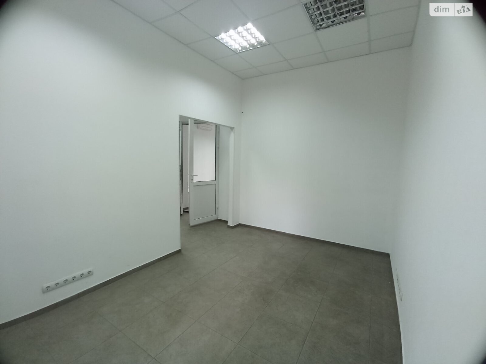 Оренда офісного приміщення в Львові, Юнаківа Генерала вулиця 9, приміщень - 4, поверх - 1 фото 1 Оренда офісного приміщення в Львові, Юнаківа Генерала вулиця 9, приміщень - 4, поверх - 1 фото 1