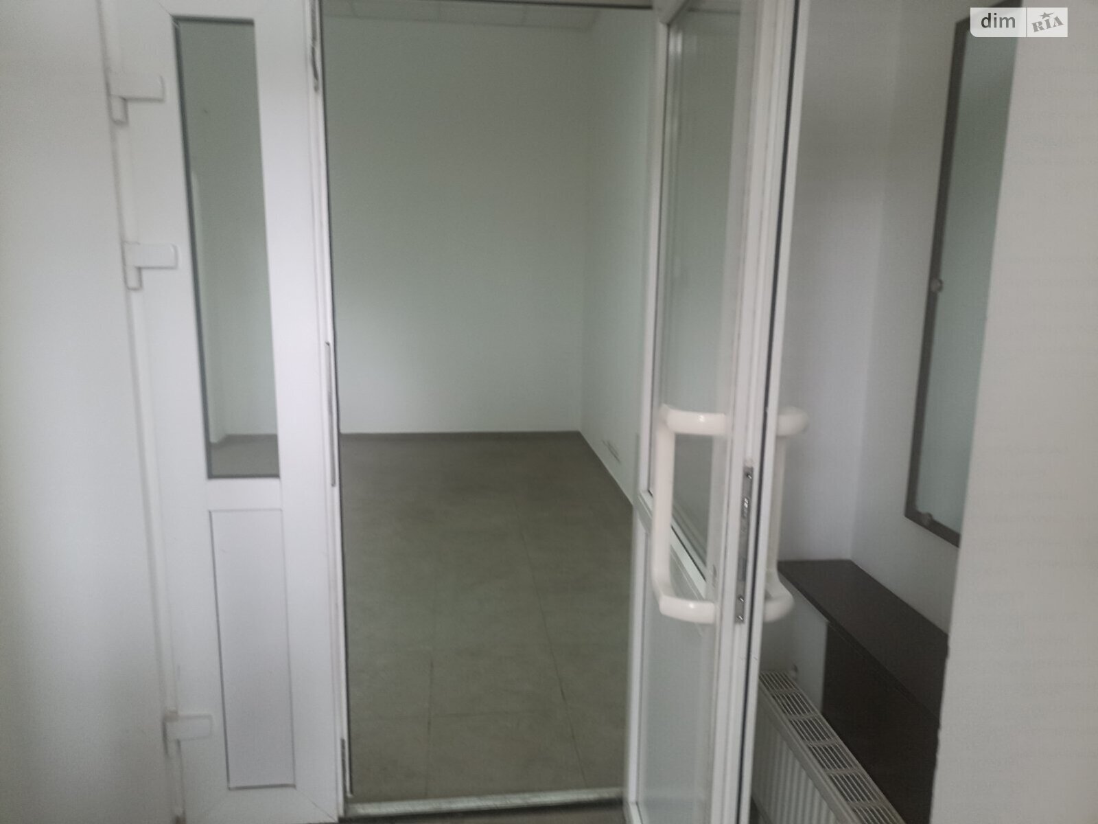 Оренда офісного приміщення в Львові, Юнаківа Генерала вулиця 9, приміщень - 4, поверх - 1 фото 1 Оренда офісного приміщення в Львові, Юнаківа Генерала вулиця 9, приміщень - 4, поверх - 1 фото 1