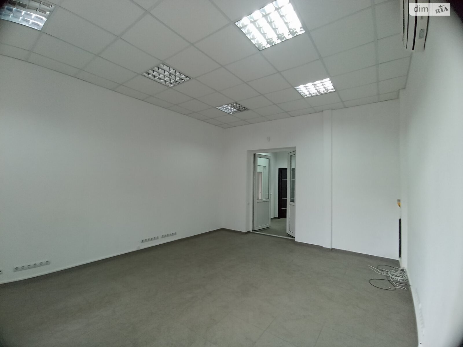 Оренда офісного приміщення в Львові, Юнаківа Генерала вулиця 9, приміщень - 4, поверх - 1 фото 1 Оренда офісного приміщення в Львові, Юнаківа Генерала вулиця 9, приміщень - 4, поверх - 1 фото 1
