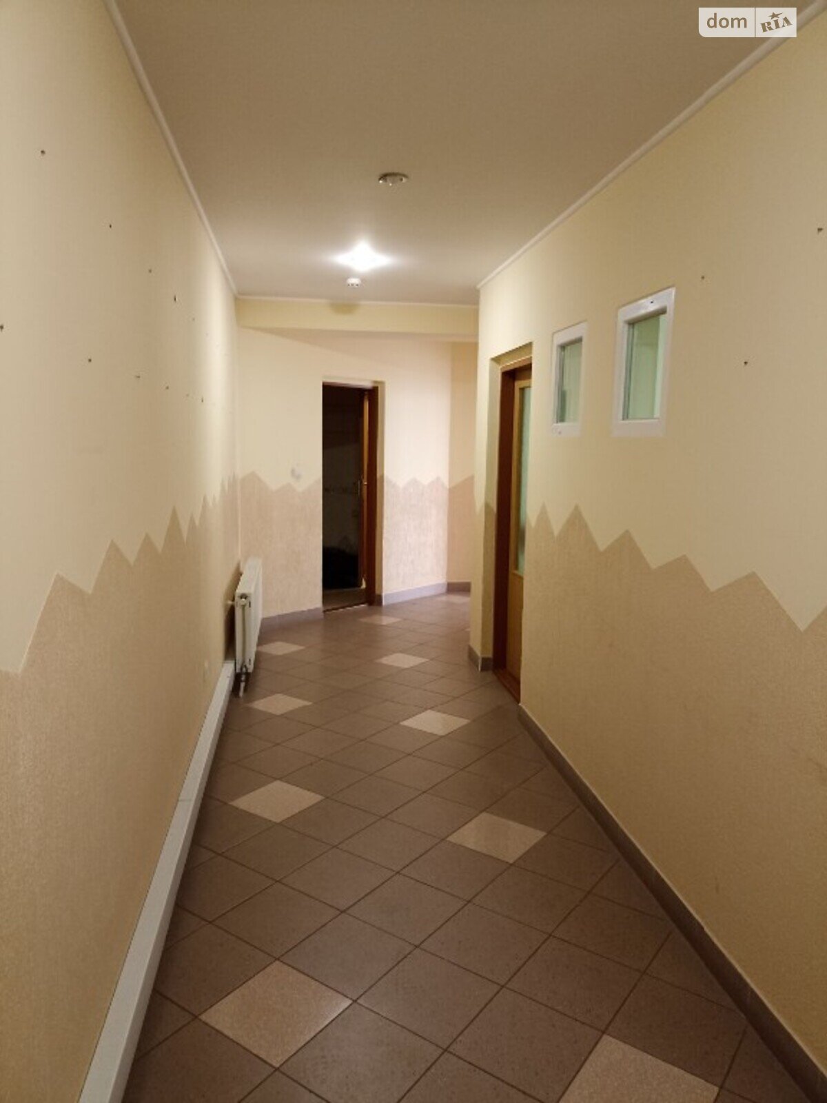 Аренда офисного помещения в Мукачеве, Александра Духновича площадь, помещений - 8, этаж - 2 фото 1