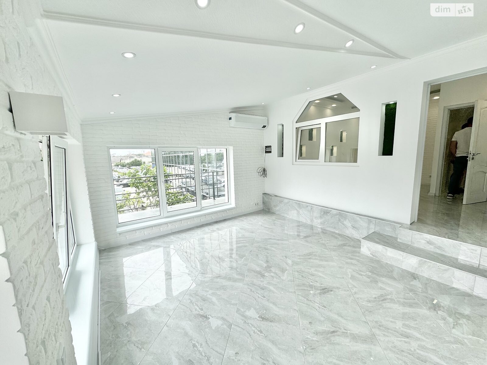 Аренда офисного помещения в Мукачеве, Александра Духновича площадь 4, помещений -, этаж - 2 фото 1 Аренда офисного помещения в Мукачеве, Александра Духновича площадь 4, помещений -, этаж - 2 фото 1