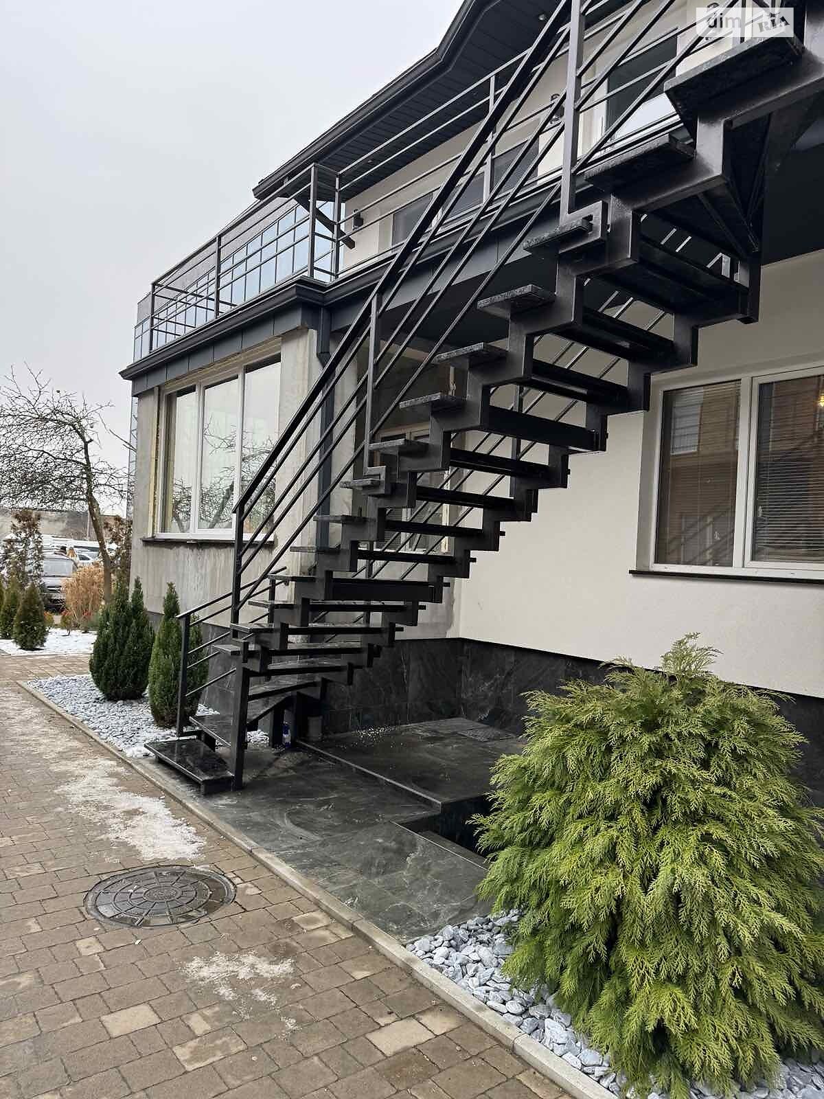 Аренда офисного помещения в Мукачеве, Александра Духновича площадь 4, помещений -, этаж - 2 фото 1 Аренда офисного помещения в Мукачеве, Александра Духновича площадь 4, помещений -, этаж - 2 фото 1