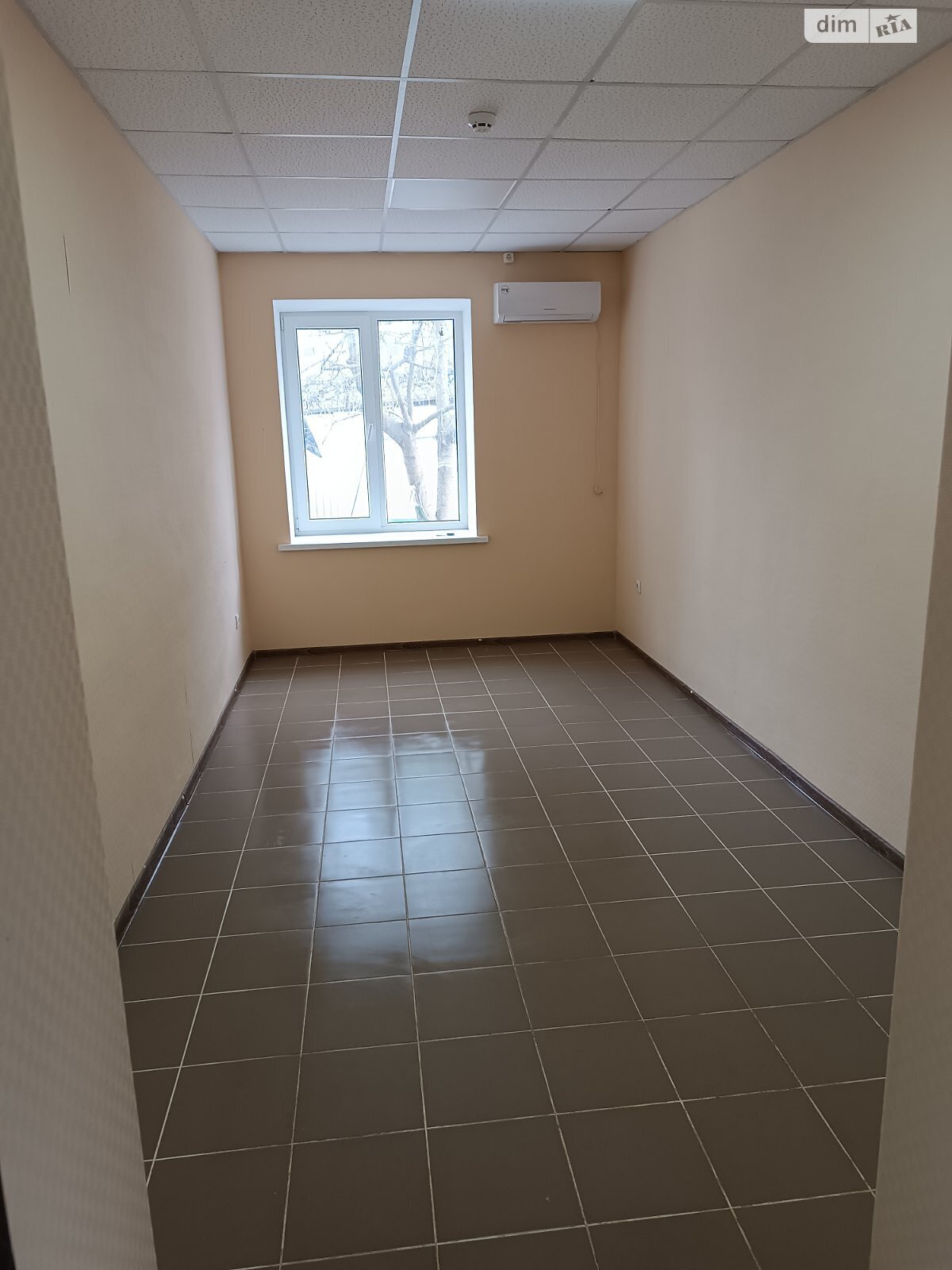 Аренда офисного помещения в Николаеве, Янтарная улица 318/5, помещений - 3, этаж - 1 фото 1