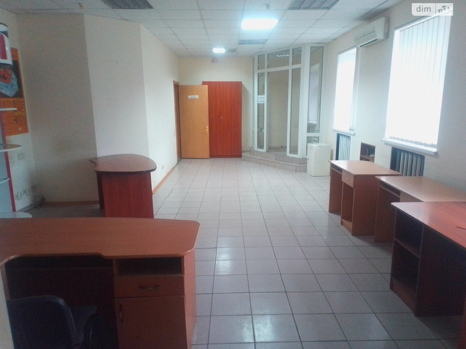 Оренда офісного приміщення в Миколаєві, Будівельників вулиця 1, приміщень - 7, поверх - 1 фото 1 Оренда офісного приміщення в Миколаєві, Будівельників вулиця 1, приміщень - 7, поверх - 1 фото 1