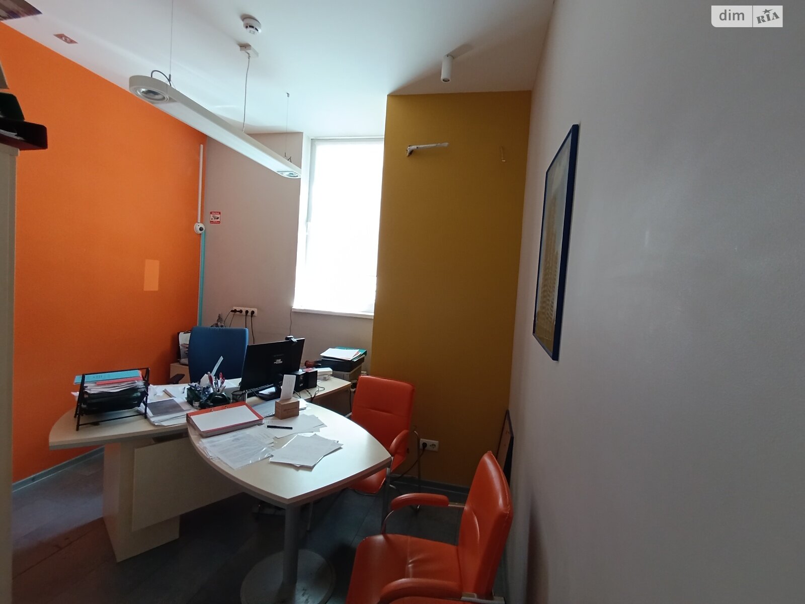 Аренда офисного помещения в Одессе, Добровольцев (Маршала Говорова) улица 10/6, помещений - 3, этаж - 1 фото 1
