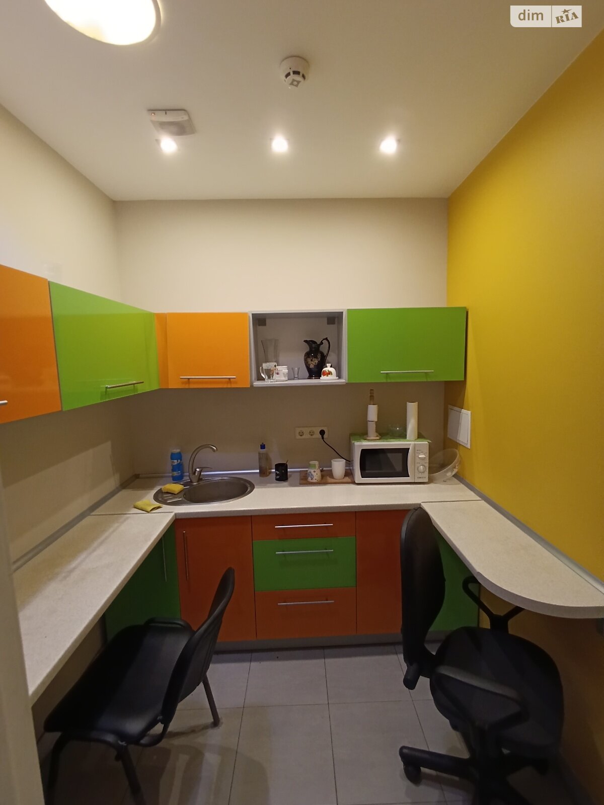 Аренда офисного помещения в Одессе, Добровольцев (Маршала Говорова) улица 10/6, помещений - 3, этаж - 1 фото 1