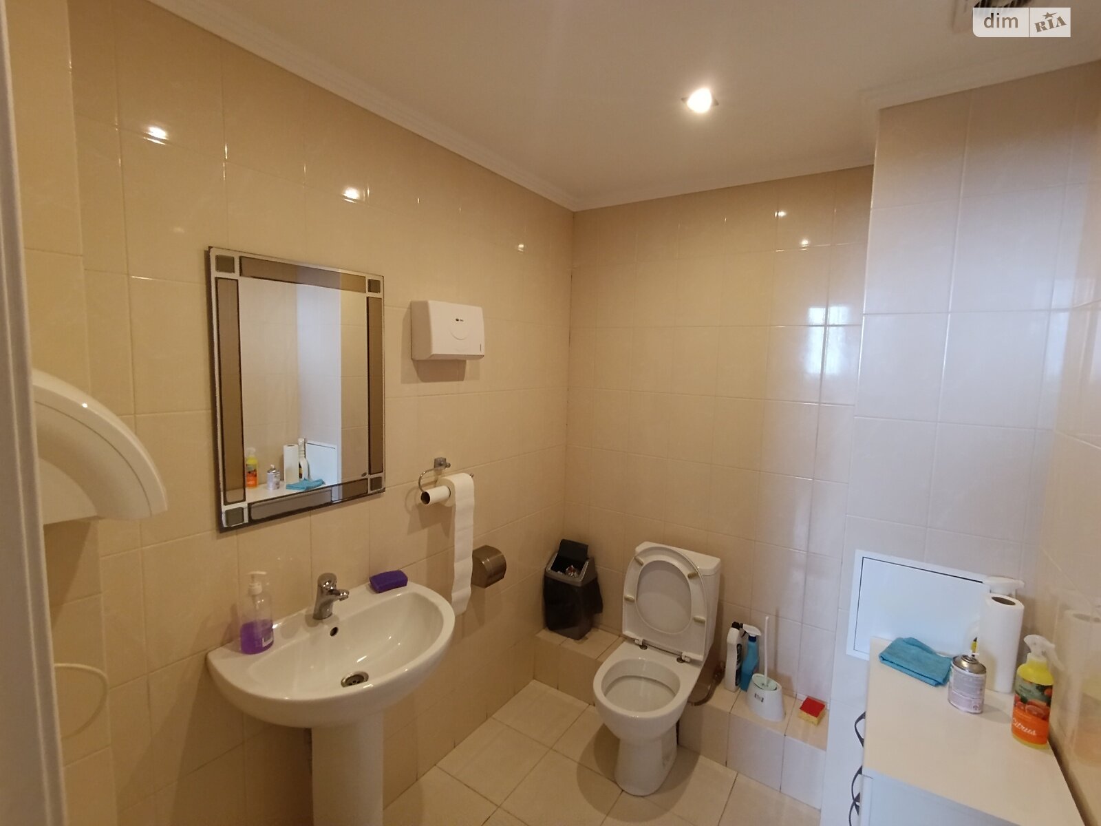 Аренда офисного помещения в Одессе, Добровольцев (Маршала Говорова) улица 10/6, помещений - 3, этаж - 1 фото 1