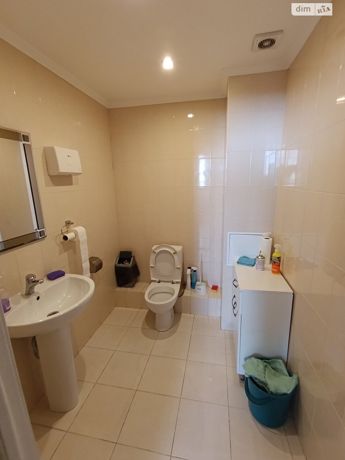 Аренда офисного помещения в Одессе, Добровольцев (Маршала Говорова) улица 10/6, помещений - 3, этаж - 1 фото 1