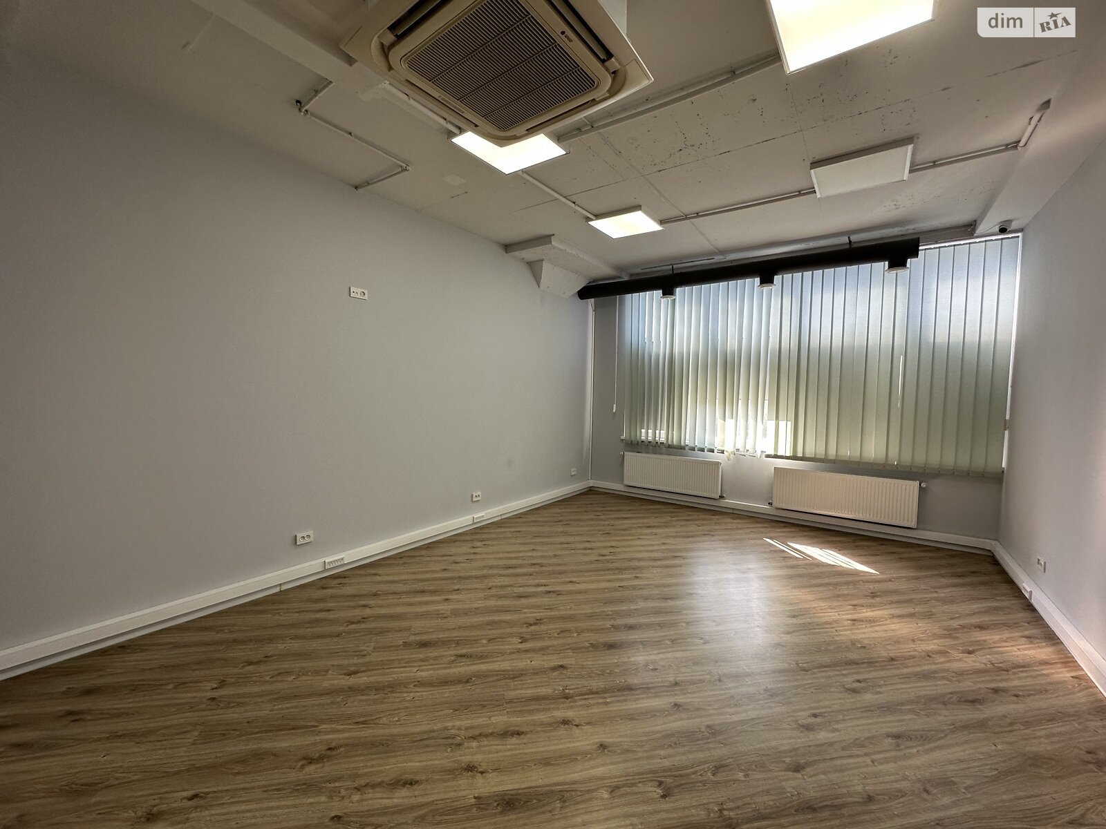 Оренда офісного приміщення в Одесі, Віце-адмірала Жукова провулок 17/19, приміщень - 3, поверх - 2 фото 1