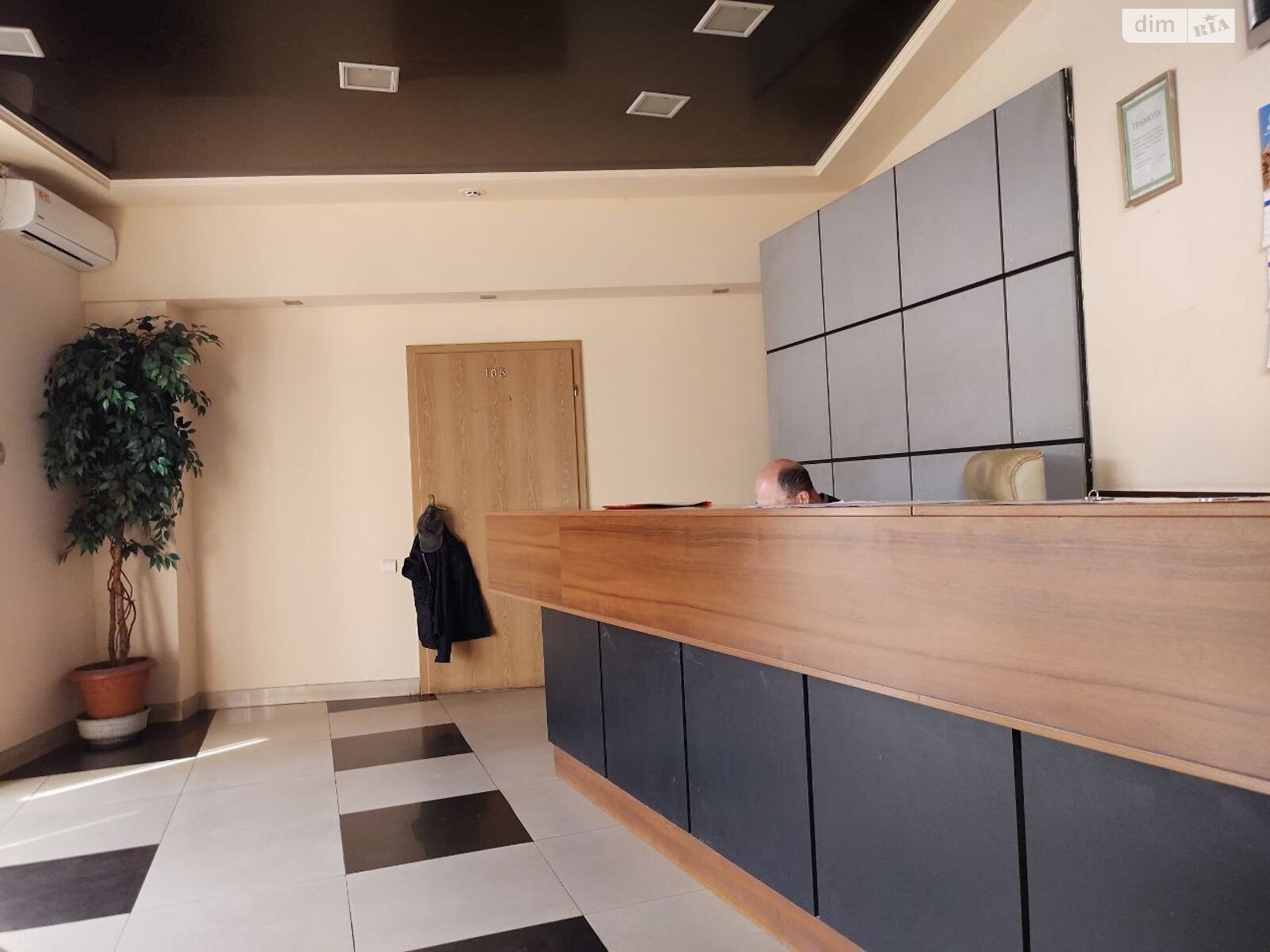 Оренда офісного приміщення в Одесі, Митна площа, приміщень - 1, поверх - 1 фото 1 Оренда офісного приміщення в Одесі, Митна площа, приміщень - 1, поверх - 1 фото 1