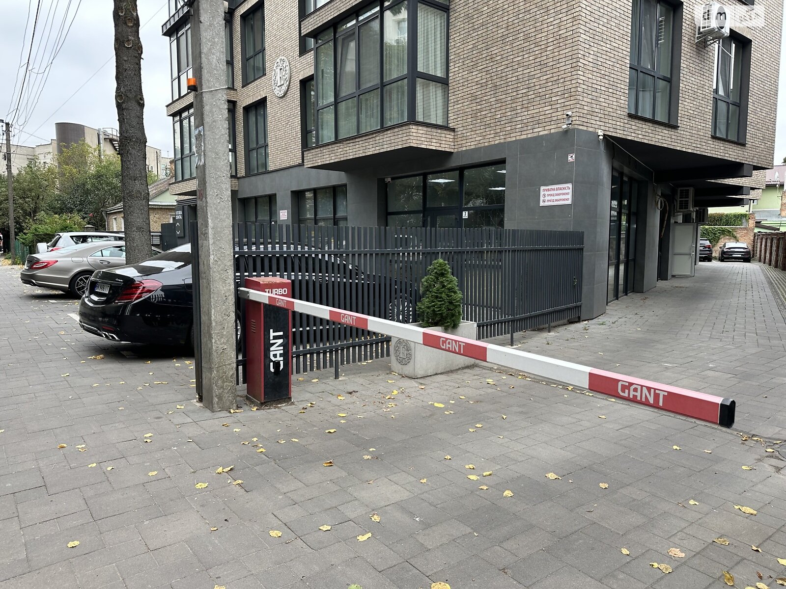 Аренда офисного помещения в Ровно, Савура Клима улица, помещений - 3, этаж - 1 фото 1 Аренда офисного помещения в Ровно, Савура Клима улица, помещений - 3, этаж - 1 фото 1